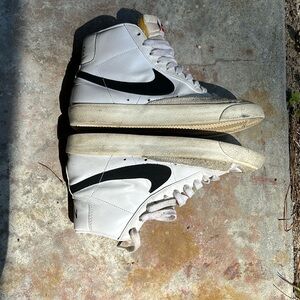Nike Blazer Mid ‘77 Sneakers